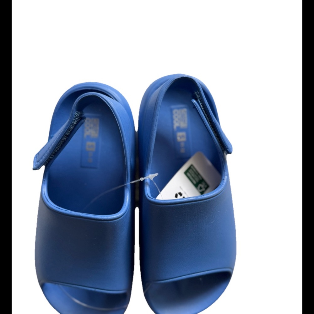 New 32 Degree Cool Youth Cushion Slides, Size Small (11-12), BLUE